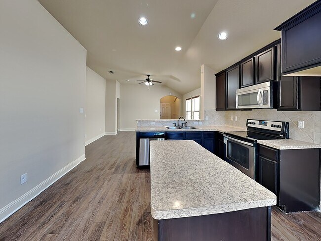 Foto del edificio - 5860 Burgundy Rose Dr