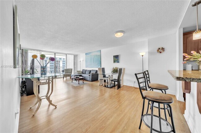 Foto del edificio - 2101 S Ocean Dr