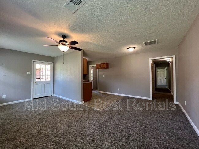 Building Photo - 1758 Edward Ave