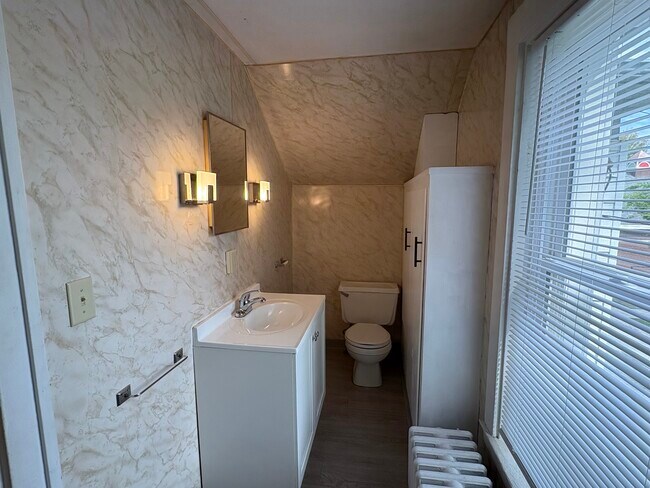 Foto del edificio - 315 E Davenport St