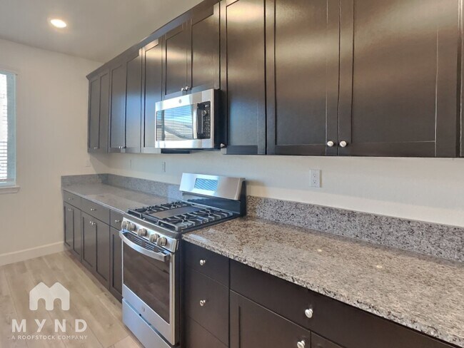 Building Photo - 2062 Maradona Dr