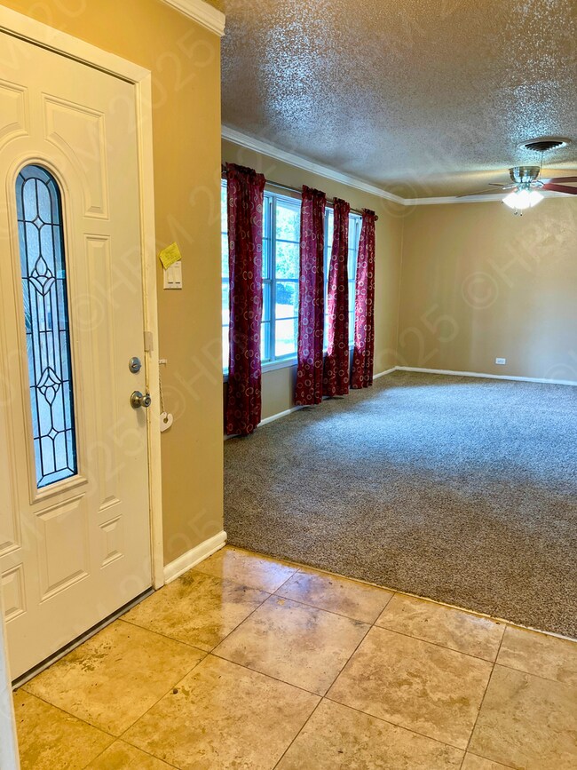 Foto del edificio - 1523 Viewridge Dr