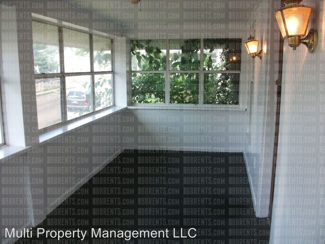Building Photo - 2 br, 1 bath House - 747 Woodlawn Avenue,