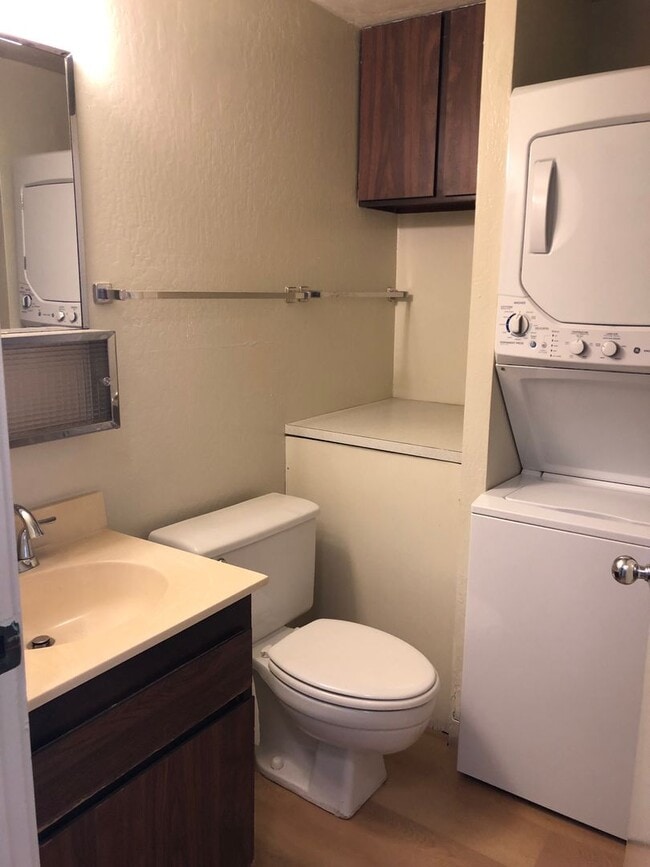Foto del edificio - Citron Villa, 1 bdrm, 1 bath, 1 covered pk...
