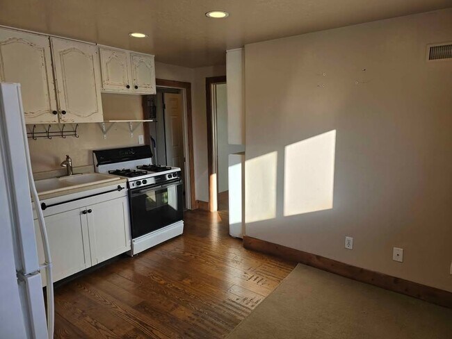 Foto del edificio - 13551 Rose Canyon Rd