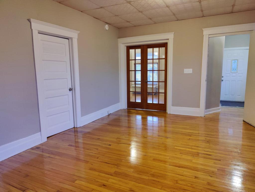 Primary Photo - 205 Cedar St