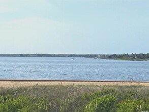 Building Photo - 274 Dune Rd