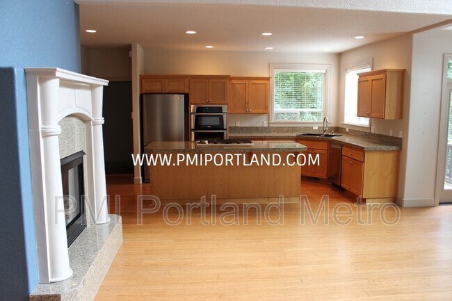 Building Photo - 13522 SE Beech Ave