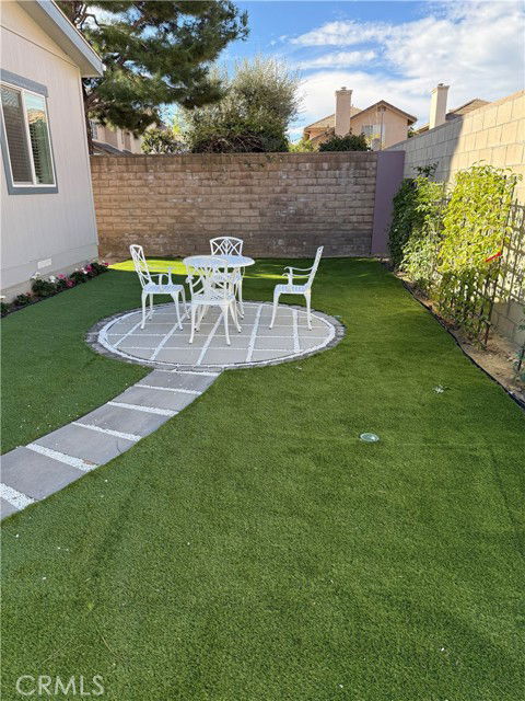 Foto del edificio - 7317 Kelvin Ave