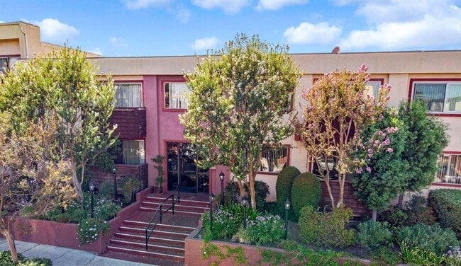 Building Photo - 5403 Newcastle Ave