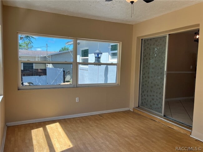 Building Photo - 35 S Lucille St