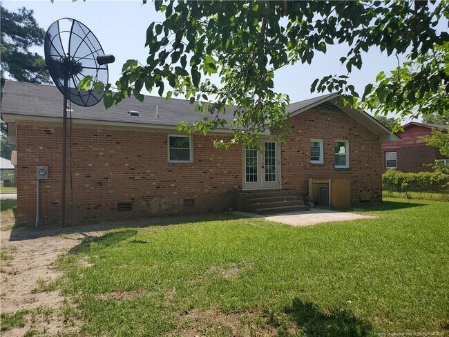 Building Photo - 724 Spruce St