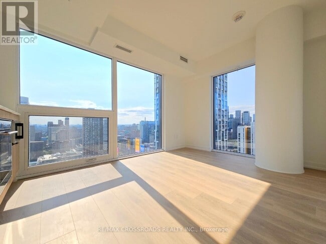 Building Photo - 82-4082 Dalhousie St