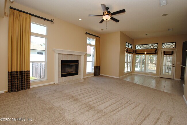 Foto del edificio - 13097 Harborton Dr