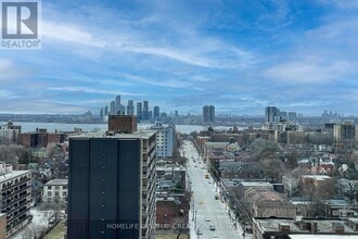 Building Photo - 270-LP270 Dufferin St