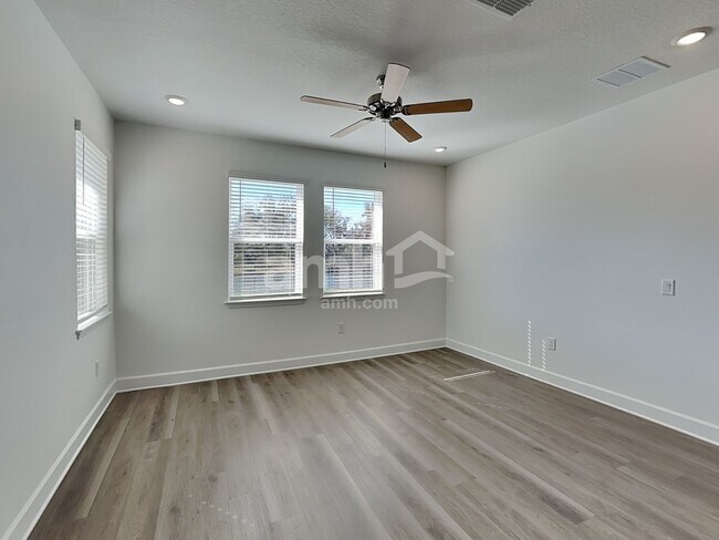 Foto del edificio - 16438 Cheyanne Ct