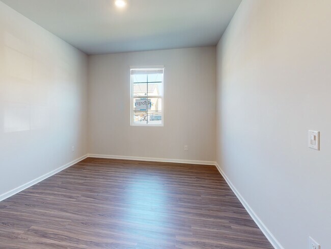 Building Photo - 169 Hackberry Avenue
