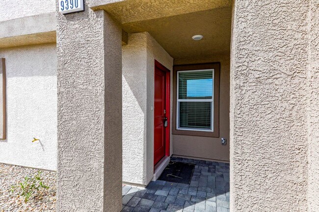 Building Photo - Never Lived In 3 Bedroom Townhome In Southwest Vegas