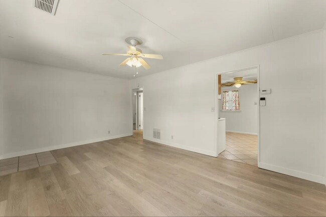 Building Photo - 804 E Michigan Ave