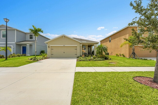 Building Photo - 10692 SW Vasari Way