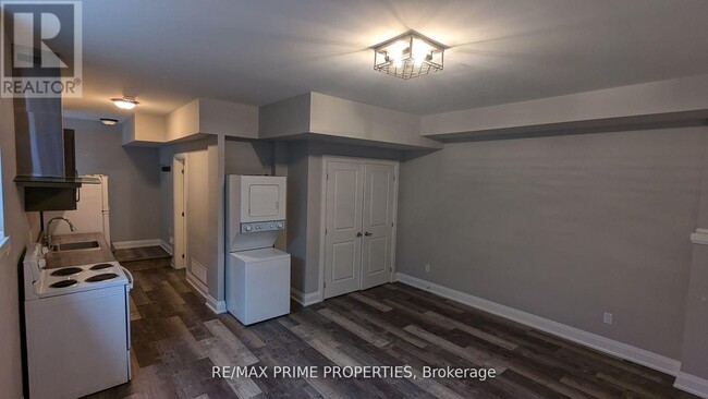 Building Photo - 88C Clapperton St