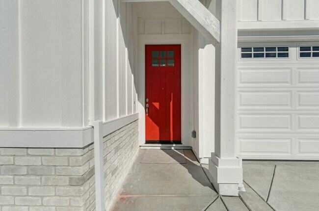 Entry Door - 5025 Cardero Way