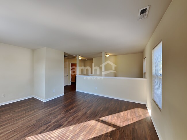 Building Photo - 226 Woodcreek Lane