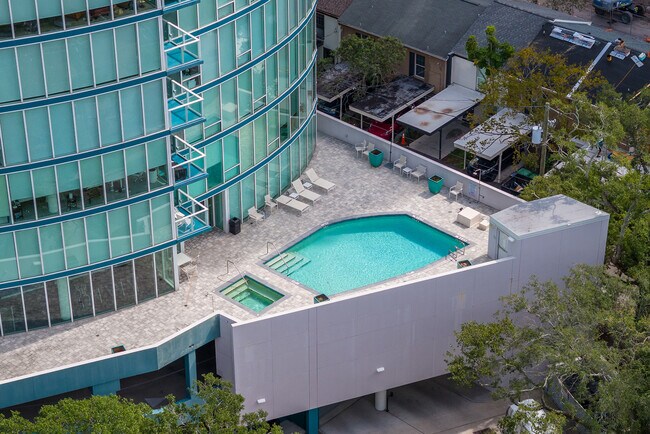 Foto del edificio - 2900 W Bay to Bay Blvd