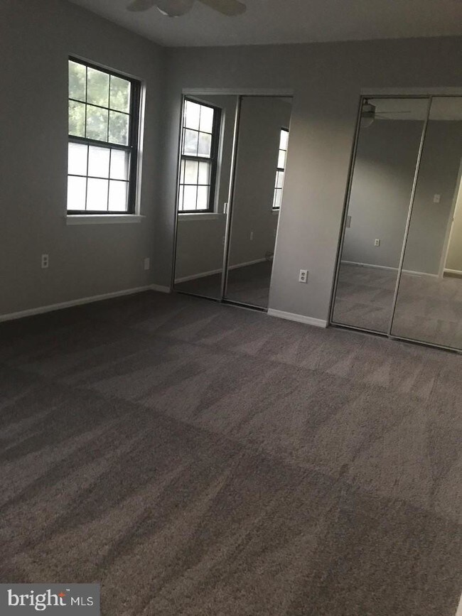 Foto del edificio - 48 Hampton Gate Dr