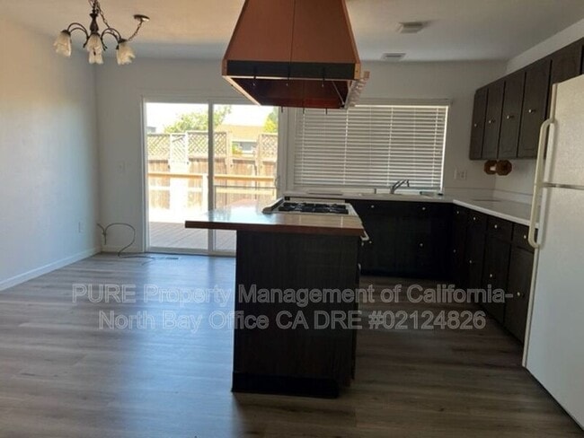 Building Photo - 1509 Meadowlark Ln
