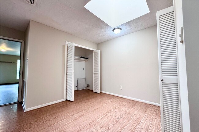 Foto del edificio - 3511 Palm Grove Dr