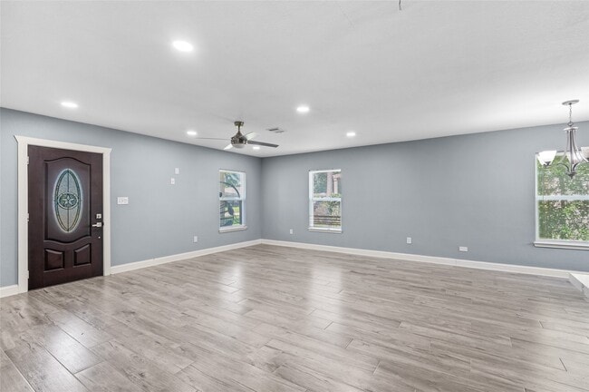 Building Photo - 3853 Rosedale St