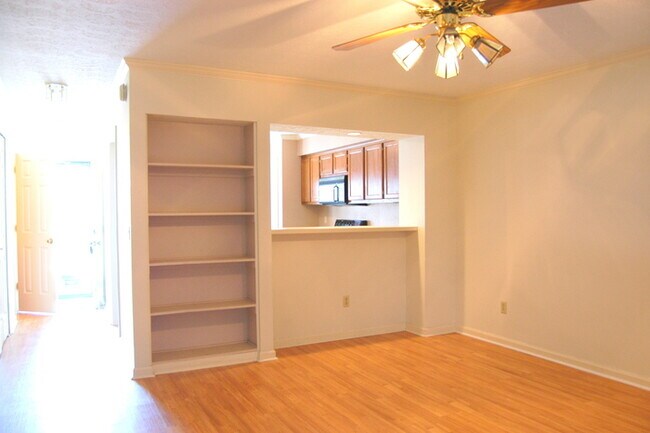 Building Photo - South Nashville (Nipper's Corner) 2 Bed/2....