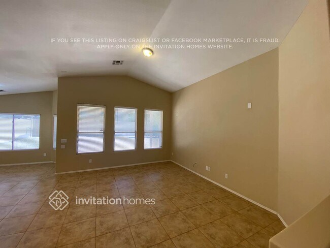 Building Photo - 9129 W MacKenzie Dr