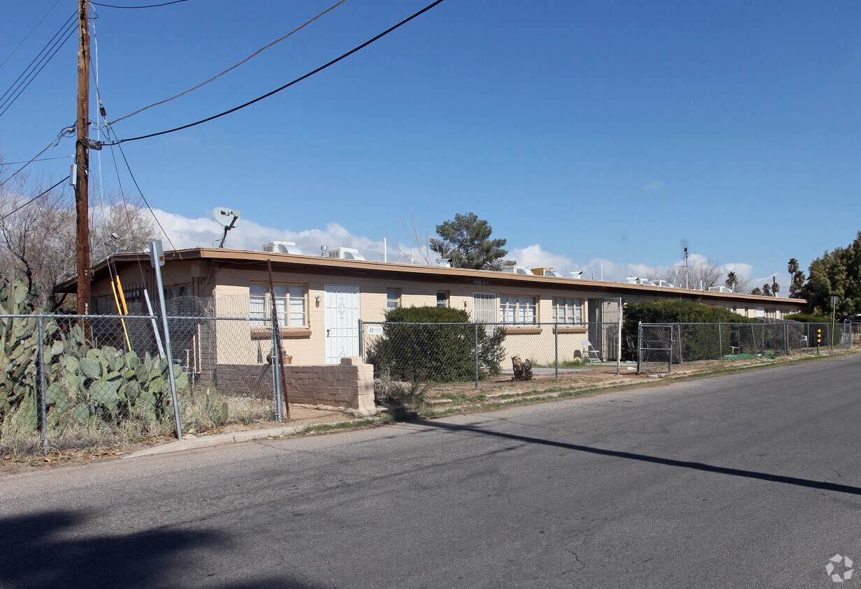 Foto principal - 3831 E Flower St