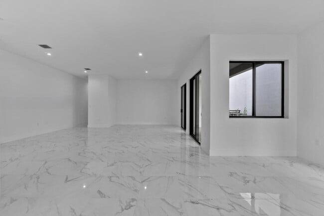 Photo - 4330 NW 80th Ct House