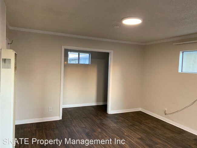 Building Photo - 706 N Hoover St