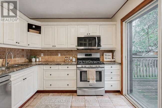 Building Photo - 57 Kenwood Ave