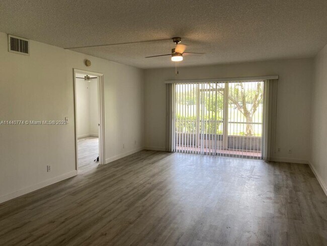 Foto del edificio - 12701 SW 13th St