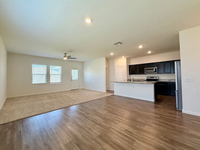 Building Photo - 5843 Gulf Meadow