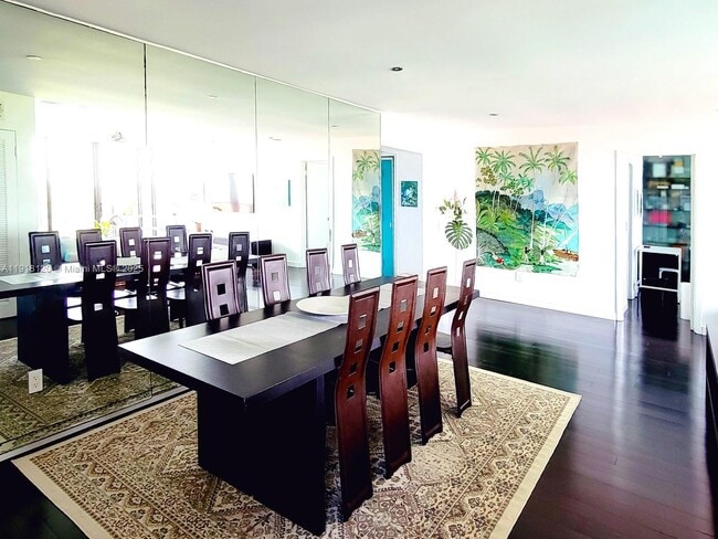 Foto del edificio - 77 Crandon Blvd