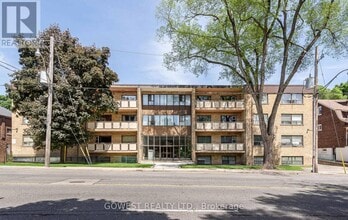 Building Photo - 205-205 Keele St