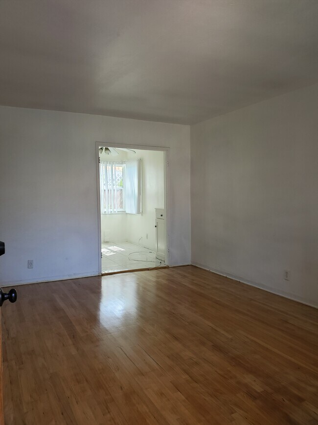 Foto del edificio - 11740 Missouri Ave