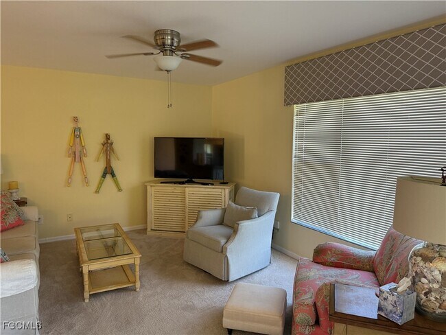 Foto del edificio - 5965 Trailwinds Dr