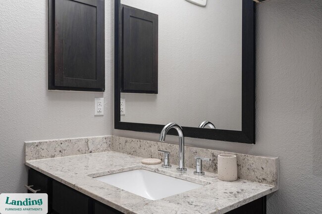 Foto del edificio - 4300 Cromwell Dr