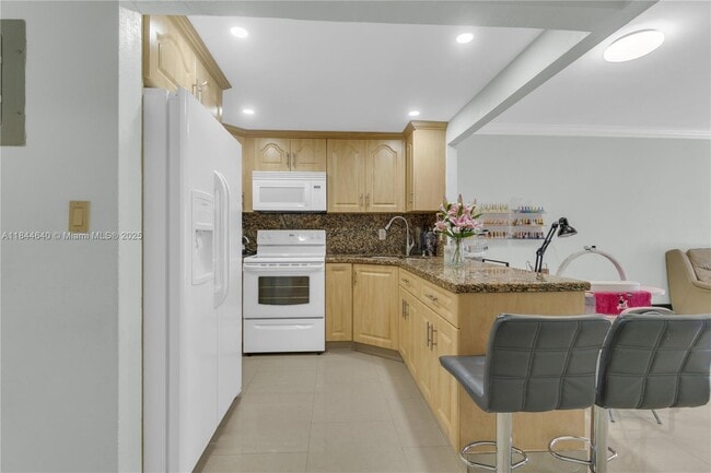 Foto del edificio - 17101 NW 57th Ave