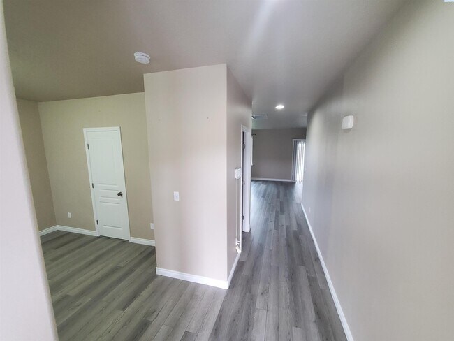 Foto del edificio - 1829 W 25th Ct