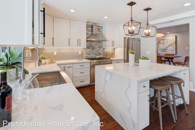 Foto del edificio - 5 br, 4 bath House - 1406 Hampton Dr