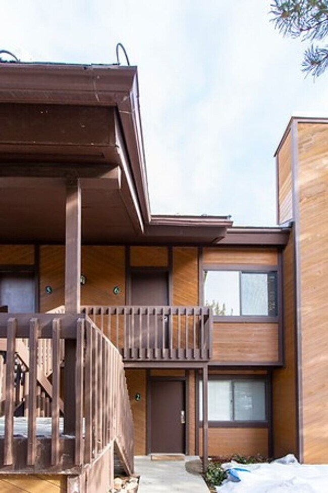 Building Photo - 2025 Canyons Resort Dr