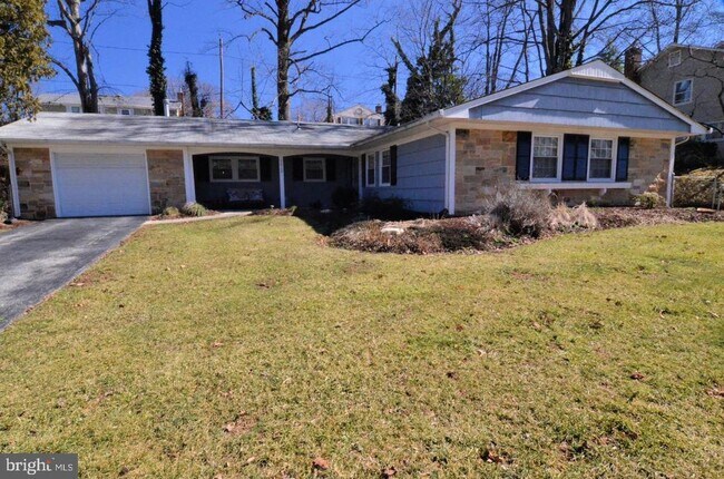 Building Photo - 1315 Pennington Ln